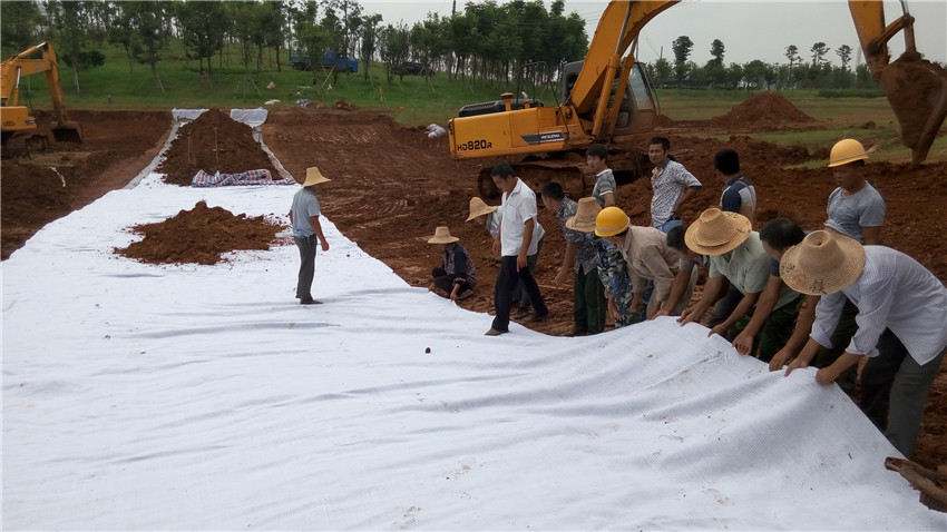 北方人工蓄水池防水毯的施工工藝